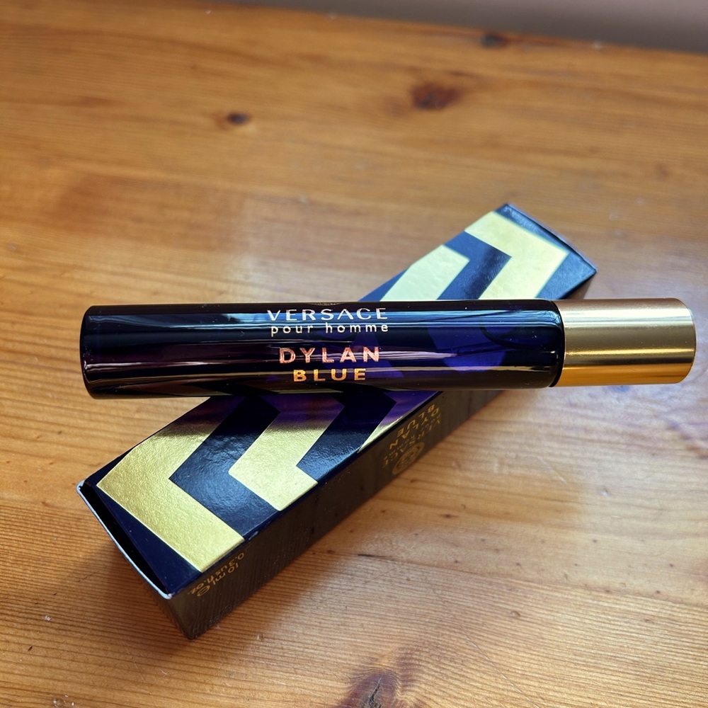 VERSACE Dylan Blue Pour Homme Eau de Toilette Travel Spray